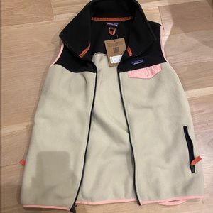 Patagonia BRAND NEW jacket size L